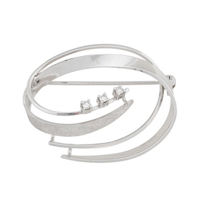 Lot 208 - A diamond brooch