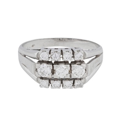 Lot 259 - A diamond ring
