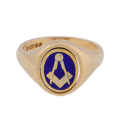 Lot 8 - An enamel masonic signet ring