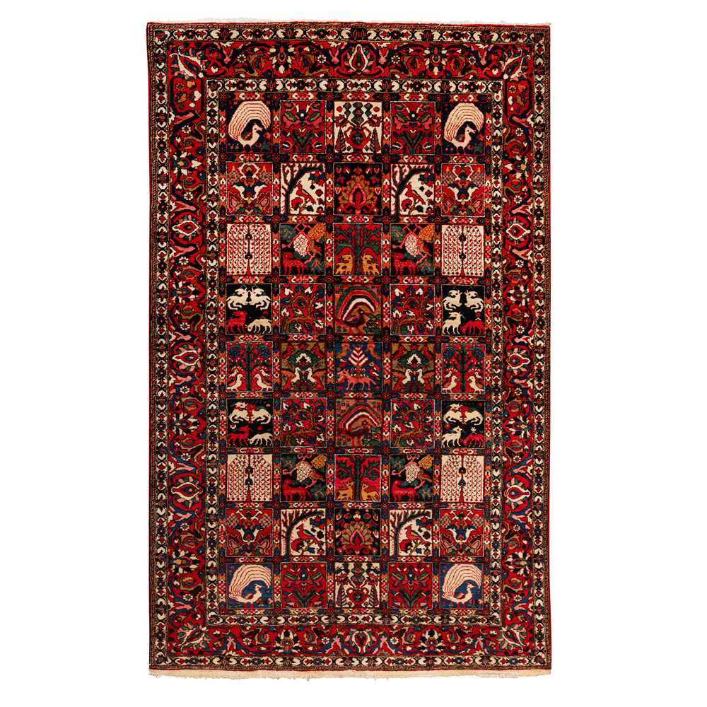 Lot 77 - A fine Bakhtiari large rug, west Persia