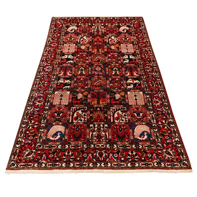 Lot 77 - A fine Bakhtiari large rug, west Persia