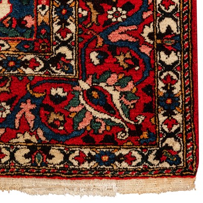 Lot 77 - A fine Bakhtiari large rug, west Persia