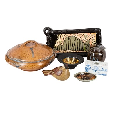 Lot 400 - Studio Ceramics (British)