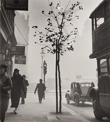 Lot 142 - Wolfgang Suschitzky (1912-2016)