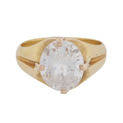 Lot 221 - A white paste single stone ring