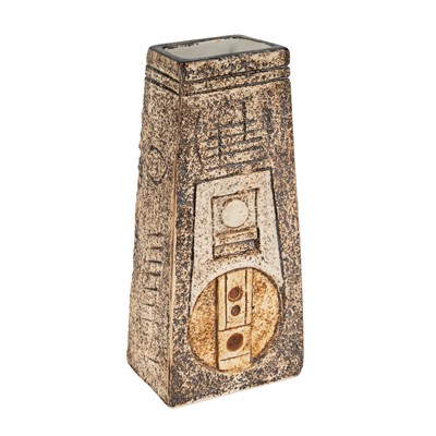 Lot 505 - Anne Jones for Troika Pottery, Britain