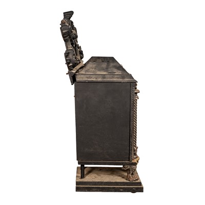 Lot 36 - Large George III cast and wrought Iron 'hob' grate, early 19th century