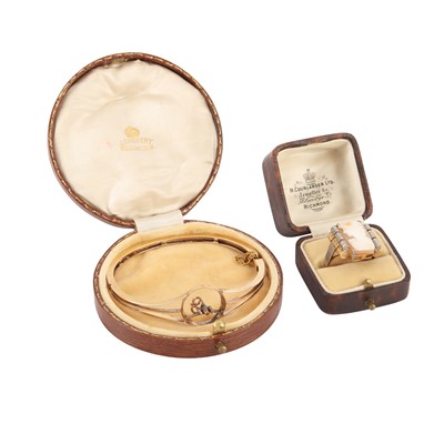 Lot 455 - A cameo ring and a bangle