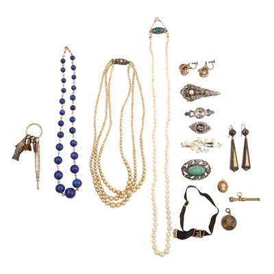 Lot 421 - A collection of jewellery