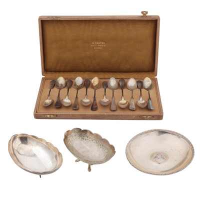 Lot 723 - A mixed group of silver