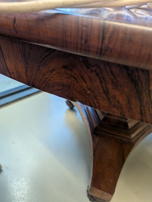 Lot 11 - A Regency rosewood circular dining table