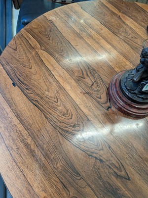 Lot 11 - A Regency rosewood circular dining table