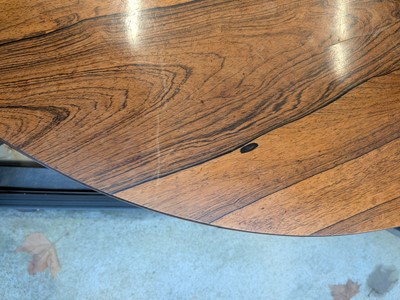 Lot 11 - A Regency rosewood circular dining table