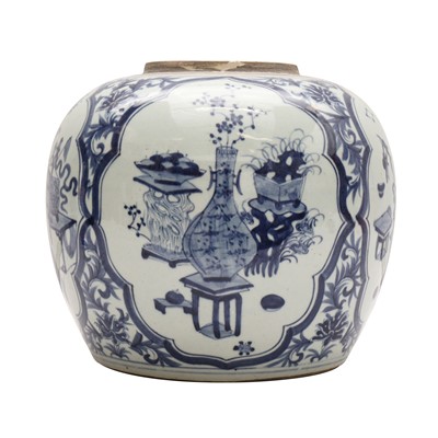 Lot 93 - A large Chinese blue and white jar, early 20th century