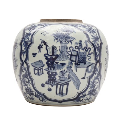 Lot 93 - A large Chinese blue and white jar, early 20th century