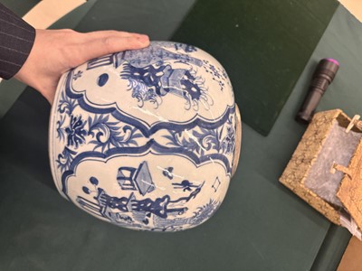 Lot 93 - A large Chinese blue and white jar, early 20th century