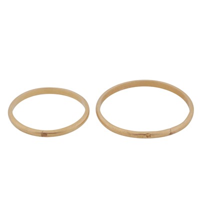 Lot 185 - Two wedding bands