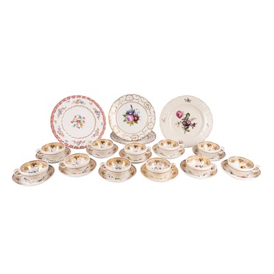 Lot 343 - An early 19th century part tea set, attributed to Coalport