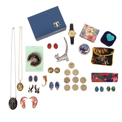 Lot 274 - A collection of silver and costume jewellery