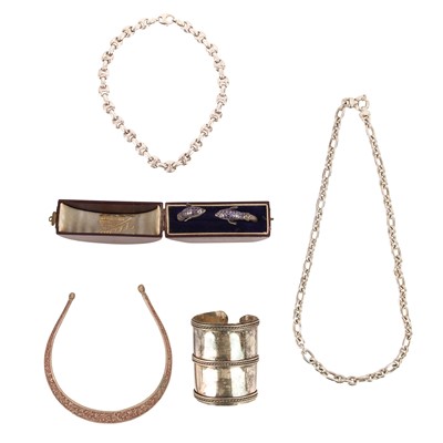 Lot 272 - A collection of jewellery