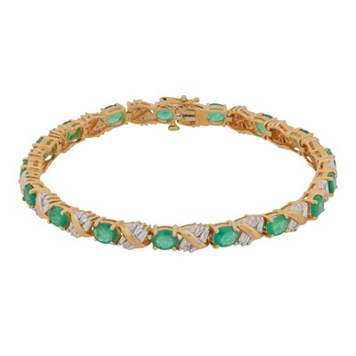 Lot 245 - An emerald and diamond bracelet