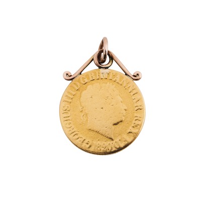 Lot 137 - A sovereign pendant