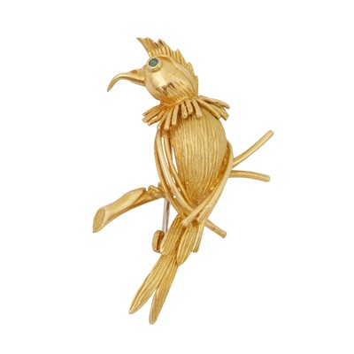 Lot 228 - An emerald parrot brooch, circa 1964