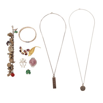 Lot 415 - A group of jewellery