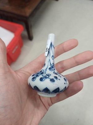 Lot 59 - A group of Chinese ceramics, Qing dynasty, Kangxi period - 19th century