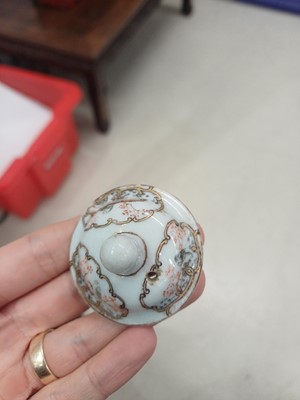 Lot 59 - A group of Chinese ceramics, Qing dynasty, Kangxi period - 19th century