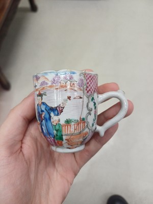 Lot 59 - A group of Chinese ceramics, Qing dynasty, Kangxi period - 19th century