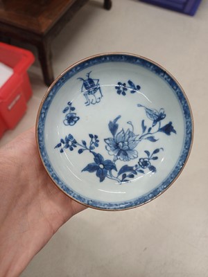 Lot 59 - A group of Chinese ceramics, Qing dynasty, Kangxi period - 19th century