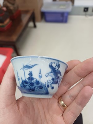 Lot 59 - A group of Chinese ceramics, Qing dynasty, Kangxi period - 19th century