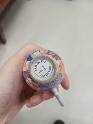 Lot 59 - A group of Chinese ceramics, Qing dynasty, Kangxi period - 19th century