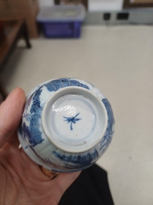 Lot 59 - A group of Chinese ceramics, Qing dynasty, Kangxi period - 19th century