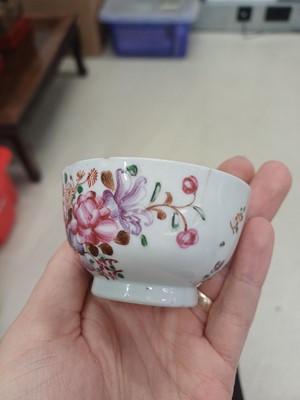 Lot 59 - A group of Chinese ceramics, Qing dynasty, Kangxi period - 19th century