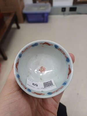 Lot 59 - A group of Chinese ceramics, Qing dynasty, Kangxi period - 19th century