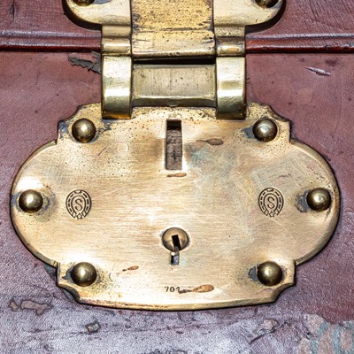 Lot 91 - A brown leather travel trunk