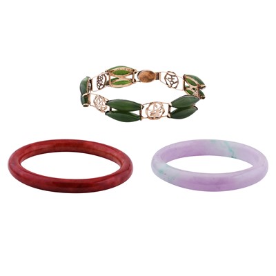 Lot 441 - A group of jadeite jewellery