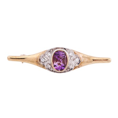 Lot 143 - An amethyst and diamond brooch