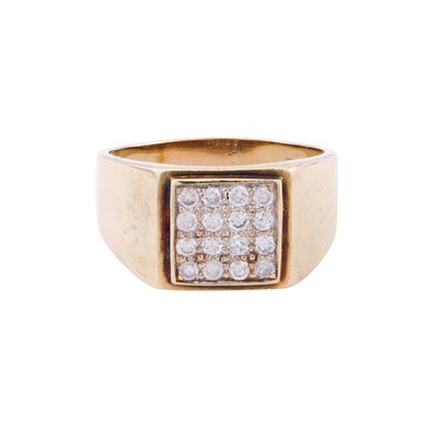 Lot 211 - A diamond square ring
