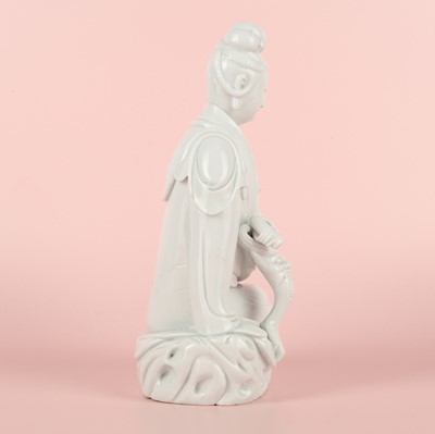 Lot 489 - A Chinese Dehua figure of Guanyin, Qing dynasty, 19th century