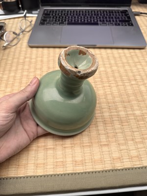 Lot 28 - A Chinese Longquan celadon stem cup / bowl, Yuan - Early Ming dynasty
