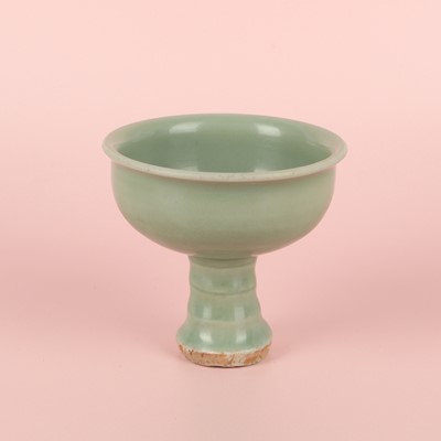 Lot 28 - A Chinese Longquan celadon stem cup / bowl, Yuan - Early Ming dynasty