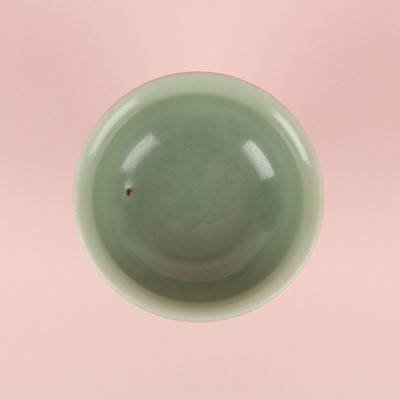 Lot 28 - A Chinese Longquan celadon stem cup / bowl, Yuan - Early Ming dynasty