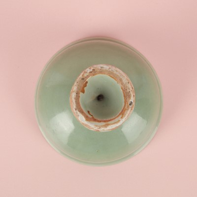 Lot 28 - A Chinese Longquan celadon stem cup / bowl, Yuan - Early Ming dynasty