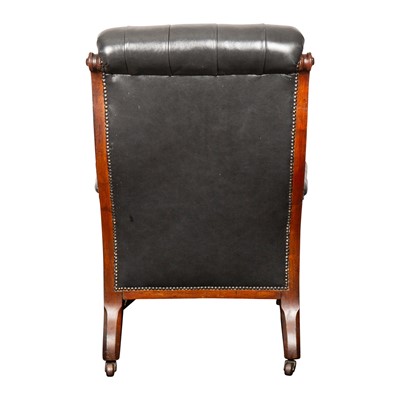 Lot 17 - A William IV mahogany library armchair