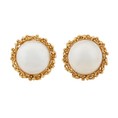 Lot 255 - A pair of mabé pearl earrings
