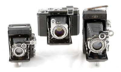 Lot 165 - Group of 3 Good Zeiss Ikon Super Ikontas.