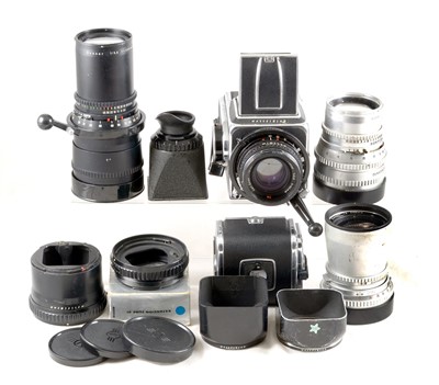 Lot 318 - An Extensive Hasselblad 500C Outfit.